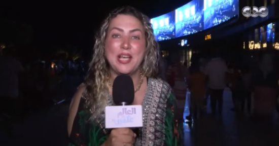 الفرحة فرحتين.. إيمان عز الدين: الجميع أتى للعلمين ليفرح بمصر الحلوة وأجمل الأماكن فى العالم