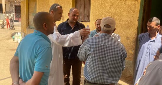 جولات ميدانية لـ أحمد رمزى نائب التنسيقية فى دائرته بمنشأة القناطر