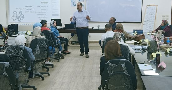 محافظ الإسكندرية: 42 دورة تدريبية و4 ورش عمل لـ 1353 موظفا بالمحافظة