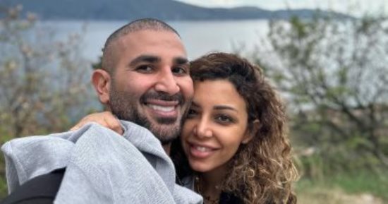 أحمد سعد لزوجته: "كل سنة وأنتى طيبة يا نور حياتى يا وش الخير"