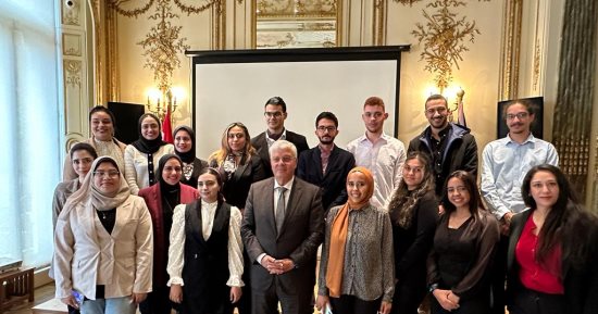 وزير التعليم العالى يلتقى الطلاب المبتعثين الدارسين بالمملكة المتحدة