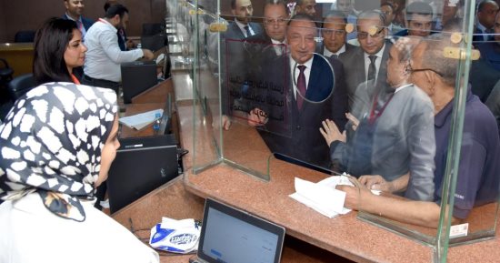 مكاتب الشهر العقارى بالإسكندرية خطوة جديدة لتسهيل خدمات المواطنين.. سيارات متنقلة لتقليل الكثافة.. تدشين مكتب مزود بخدمات التوثيق العقارى بمنطقة سيدى جابر.. وآخر لتوثيق عقود السيارات بمحاكم المنشية.. صور
