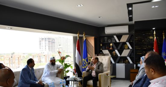 محافظ أسوان يشهد توقيع عقد اتفاق لاستدامة منافذ للتمور والتسويق والتصدير