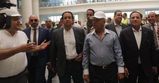 وزير النقل ووفد برلمانى فى محطة سكك حديد صعيد مصر لمتابعة جاهزيتها للافتتاح