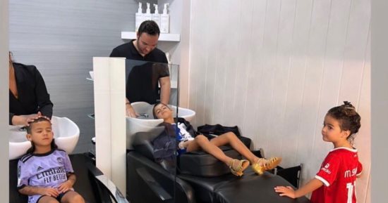 ابنة كريستيانو رونالدو ترتدي قميص محمد صلاح في أحدث ظهور
