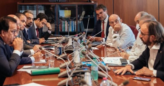 وزير الصحة يشهد توقيع بروتوكول مع شركة "إينى" لإنشاء مركز تدريب للكوادر الطبية