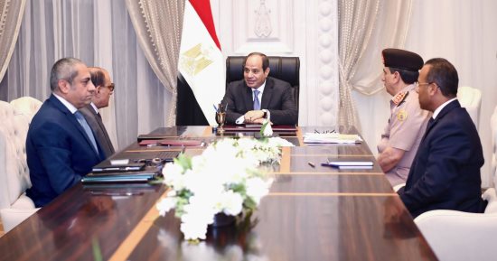 الرئيس السيسى يوجه بالتقييم المستمر لحركة المرور داخل العاصمة الإدارية