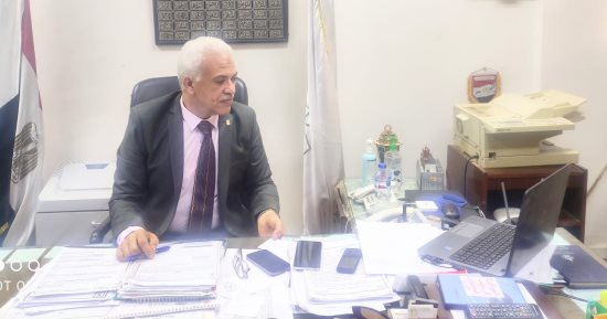 طلاب الإعدادية بالقاهرة يؤدون امتحان الدور الثانى فى الدراسات والحاسب الآلى