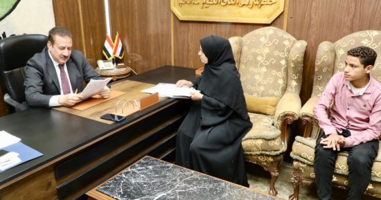 محافظ المنوفية يبحث عددا من الطلبات والشكاوى خلال لقاء المواطنين اليومى