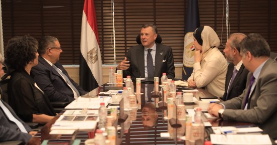 وزير السياحة والآثار يستقبل وفد الوكالة الأمريكية للتنمية بمصر لبحث التعاون