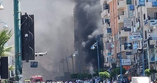 السيطرة على حريق بأحد مولات مرسى مطروح.. صور