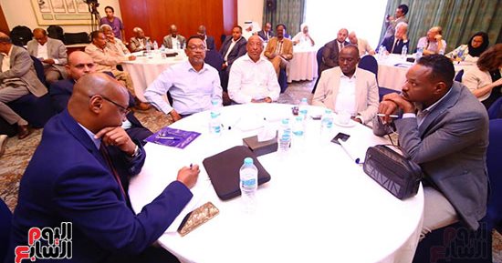 صحفى سودانى: التوافق بداية وقف الصراع فى السودان وعلينا التفكير فى الإعمار