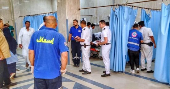 إصابة 12 شخص في حادث اصطدام أتوبيس بجمل على طريق الضبعة