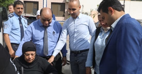 محافظ الجيزة يستجيب لسيدة تعانى مشكلة صحية بمفصل عظمة الفخذ