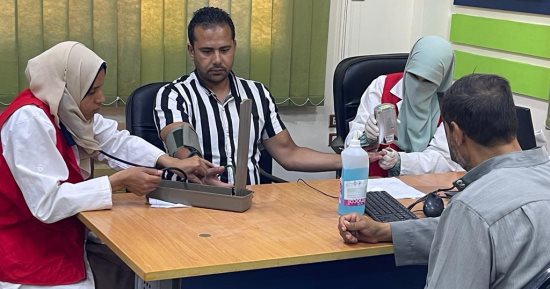 الكشف على العاملين بـ"مياه المنوفية" والمترددين على خدمة العملاء ضمن "100 يوم صحة"