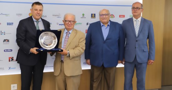 مجلس جامعة عين شمس يكرم رئيسها الحالى وعددا من رؤسائها السابقين