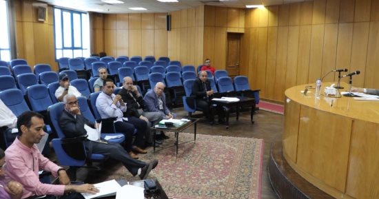 محافظ المنيا يناقش عددا من الملفات لدعم الصناعة ودفع عجلة الاستثمار