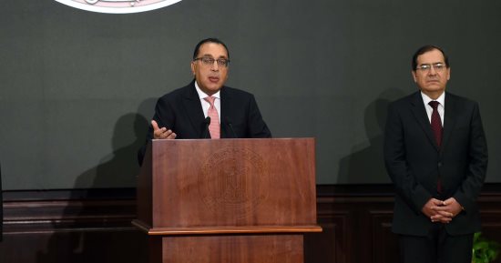 رئيس الوزراء: تحديد موعد المباريات لتنتهى قبل المغرب توفيرا للكهرباء فى الاستادات