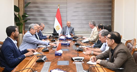 ‫وزير الرى يبحث مع مسئولى "روبيكون" الأسترالية إجراءات تطوير المنشآت المائية 