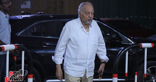 سامى مغاورى ومجدى أحمد على فى عزاء الشاعر الكبير شوقي حجاب