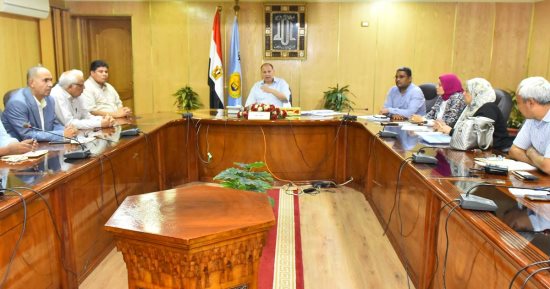 محافظ أسيوط يتابع الموقف التنفيذى لمشروعات الخطة الاستثمارية الجديدة