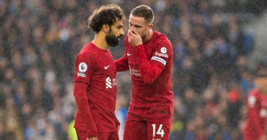 محمد صلاح يودع هندرسون بعد انتقاله للاتفاق السعودي
