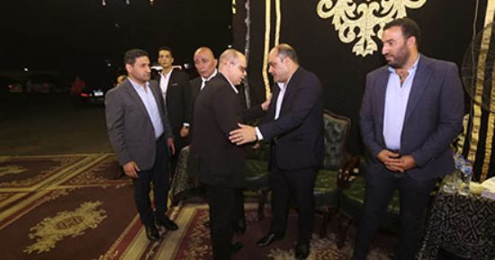وزراء ونواب وسياسيون وإعلاميون وكتاب يشاركون في عزاء والد الإعلامى محمد الباز.. صور