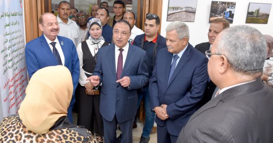محافظ الإسكندرية يشيد بجهود العاملين فى مواجهة الأزمات خلال فترة نوات الأمطار