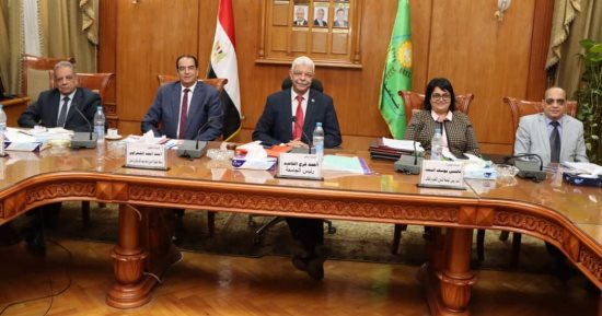 رئيس جامعة المنوفية يرأس لجنة ترشيح المتقدمين لمنصب عميد التربية للطفولة المبكرة