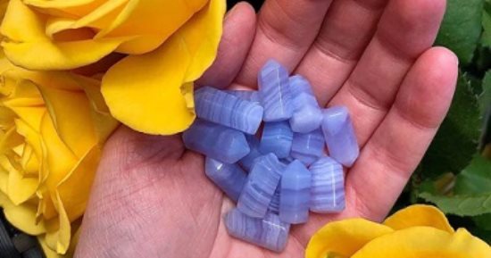 لو جوزك عصبي.. 7 أحجار كريمة قدميها له هدية لزيادة الهدوء بينكما
