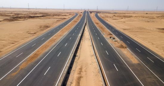التنمية تعيد الحياة لأطراف مصر.. المناطق الحدودية تجنى ثمار التطوير.. خطة تريليونية لرفع مستوى معيشة المواطن.. قطار المشروعات يصل سيوة وحلايب وشلاتين وسيناء وبلاد النوبة ومطروح.. وتوفر آلاف فرص العمل للأهالى