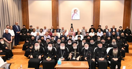 البابا تواضروس يجتمع بممثلى 16 كنيسة من إيبارشية حلوان