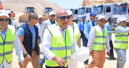 ‬وزير قطاع الأعمال بشركة النصر للتعدين:  تعظيم عوائد الموارد الطبيعية وحسن استغلالها