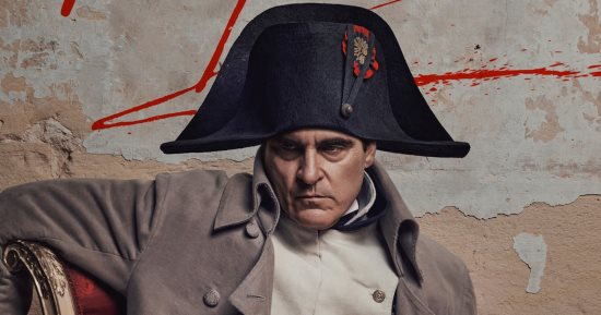 خواكين فينيكس يصفع فانيسا كيربى خلال تصوير Napoleon لمفاجأتها