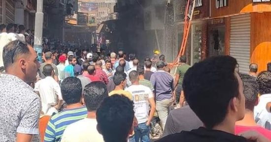 السيطرة على حريق شب بمحل تجارى فى الدقهلية