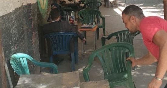 الجيزة: إزالة تعديات مقهى من الطريق العام بإمبابة استجابة لشكاوى المواطنين