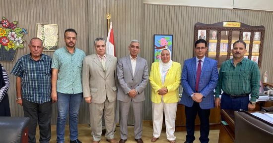 وكيل "تعليم كفر الشيخ" يكرم المعلمين الفائزين ببعثة لفرنسا ويترأس لجنة المقابلات