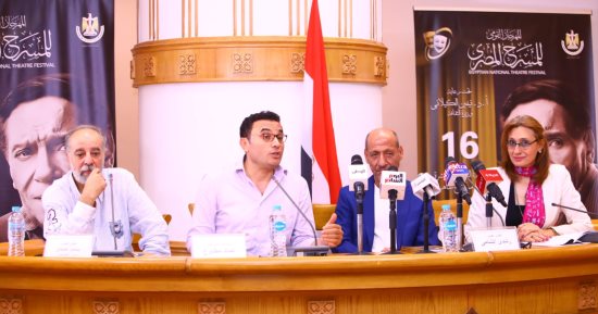 رشدى الشامى خلال ندوة تكريمه بمهرجان المسرح القومى: عملت بالمسرح بدون أجر