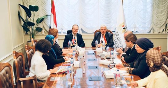 وزير التعليم العالى يستقبل السفير البريطانى بالقاهرة لبحث تعزيز التعاون