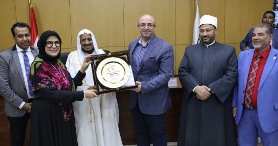 محافظ بنى سويف يشهد الحفل الختامى لقوافل المحبة وتمكين المرأة المعيلة