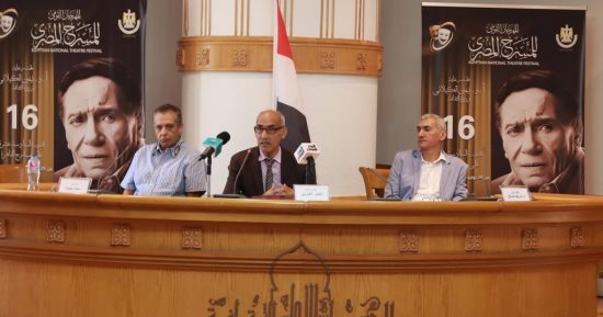 ناصر العزبى فى ندوة الكتاب الراحلين: أبو العلا السلامونى والجندى من الجيل الذهبى