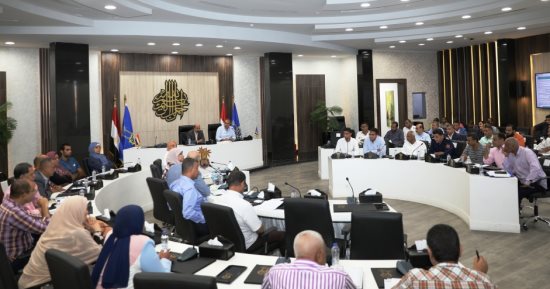 انعقاد الاجتماع الدورى لمتابعة الموقف التنفيذى لمشروعات حياة كريمة بأسوان 