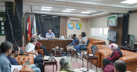 رئيس شركة مياه الشرب بسوهاج يبحث زيادة فاعلية استخدام الطاقة