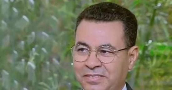 جامعة سوهاج تهنئ الدكتور محمود عبد العاطى لفوزه بجائزة أفضل عالم رياضيات بالعالم