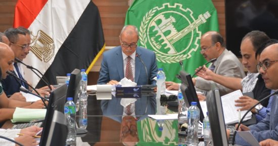 محافظ القليوبية يعقد اجتماع اللجنة العليا للإعلانات لمناقشة بعض الطلبات المقدمة