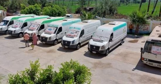 توقيع الكشف الطبى بالمجان على 955 مواطنا بقرية المشروع فى كفر البطيخ بدمياط