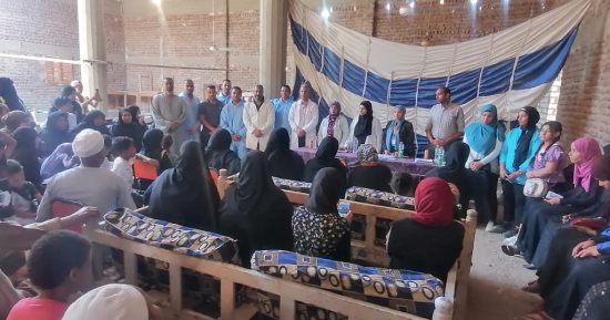 ندوة بيطرية لـ36 أسرة مستحقة بالأقصر وتحصين 110رؤوس أغنام ضد الحمى القلاعية