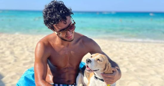 محمد هانى يلتقط أنفاسه على الشاطئ استعدادًا للموسم المقبل 