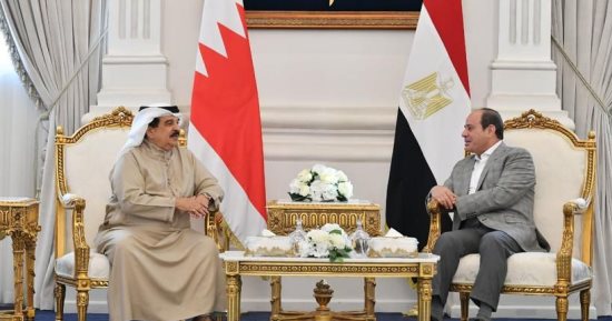 الرئيس السيسى يبحث مع عاهل البحرين فى مدينة العلمين العلاقات بين البلدين