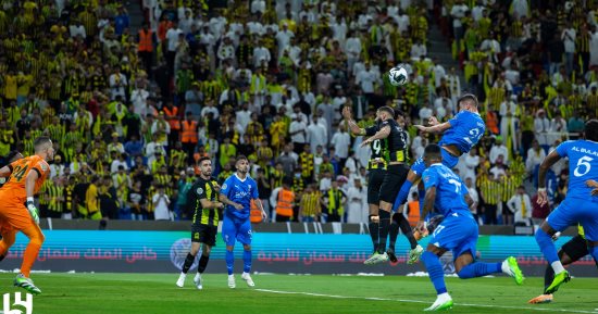 الاتحاد ضد الهلال.. الزعيم يتقدم بثنائية في شوط مثير "فيديو"